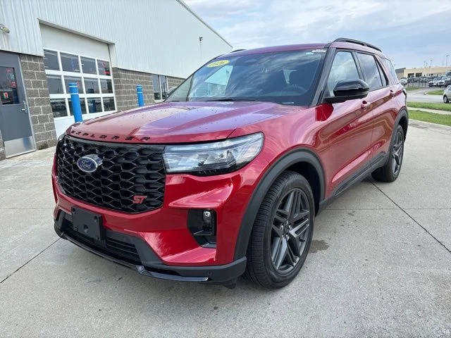 New 2026 Rapid Red Metallic Tinted Clearcoat Ford ST image 4