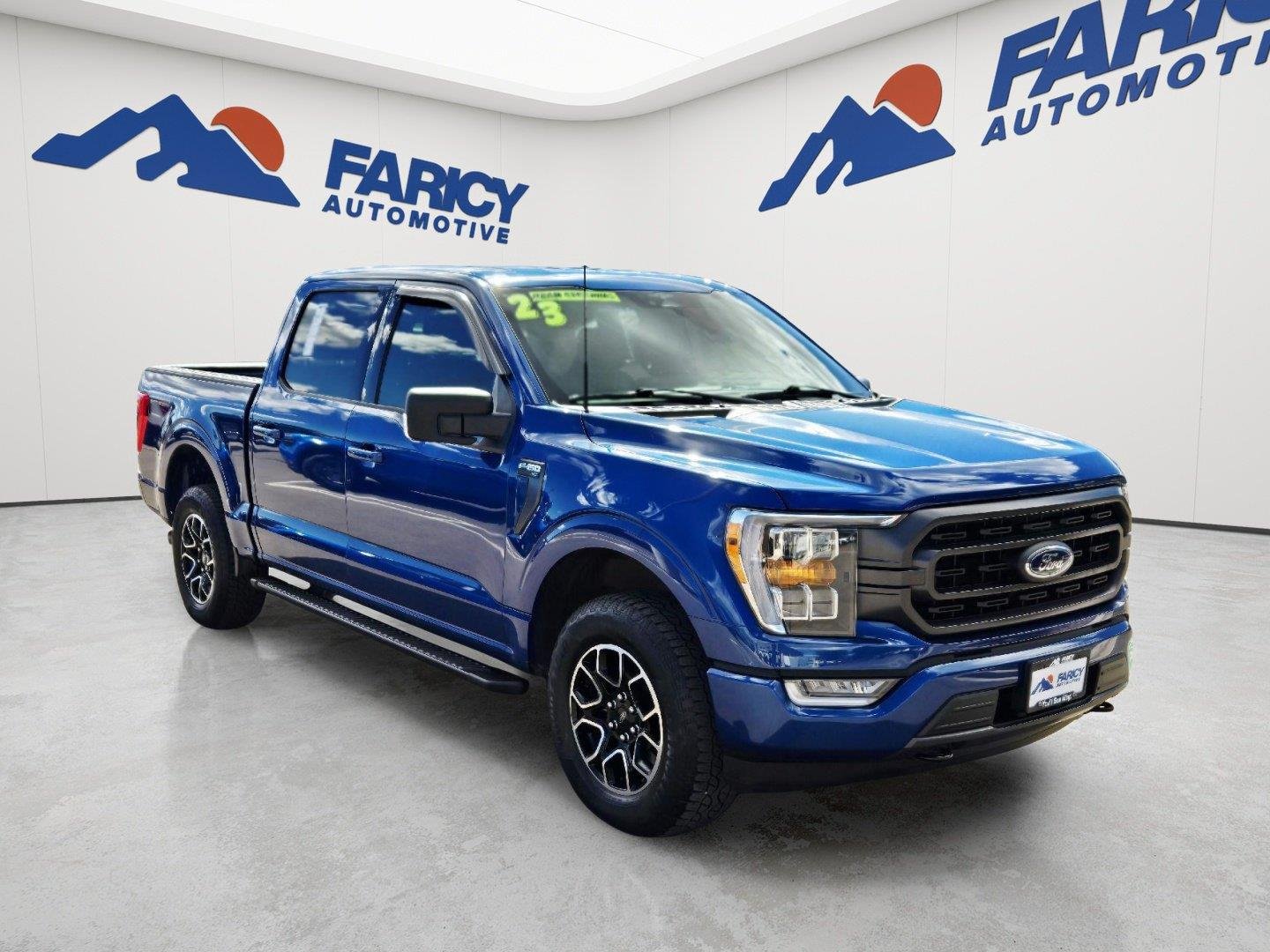 Used 2023 Atlas Blue Ford XLT image 3