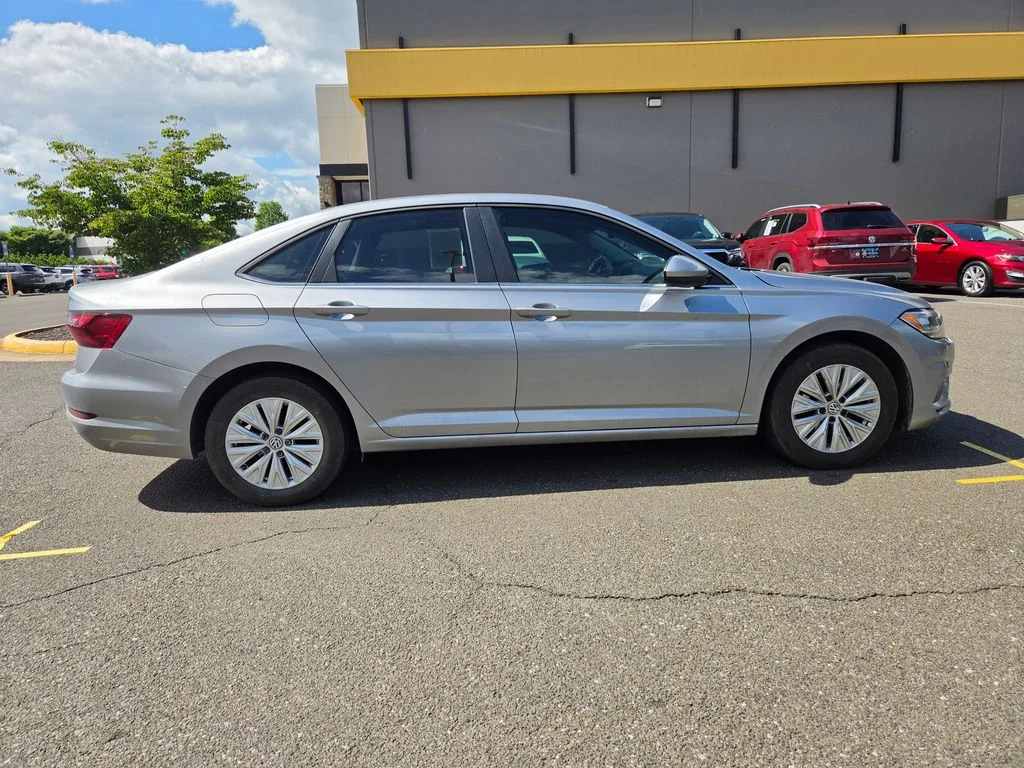 Used 2020 Silver Volkswagen 1.4T S image 8