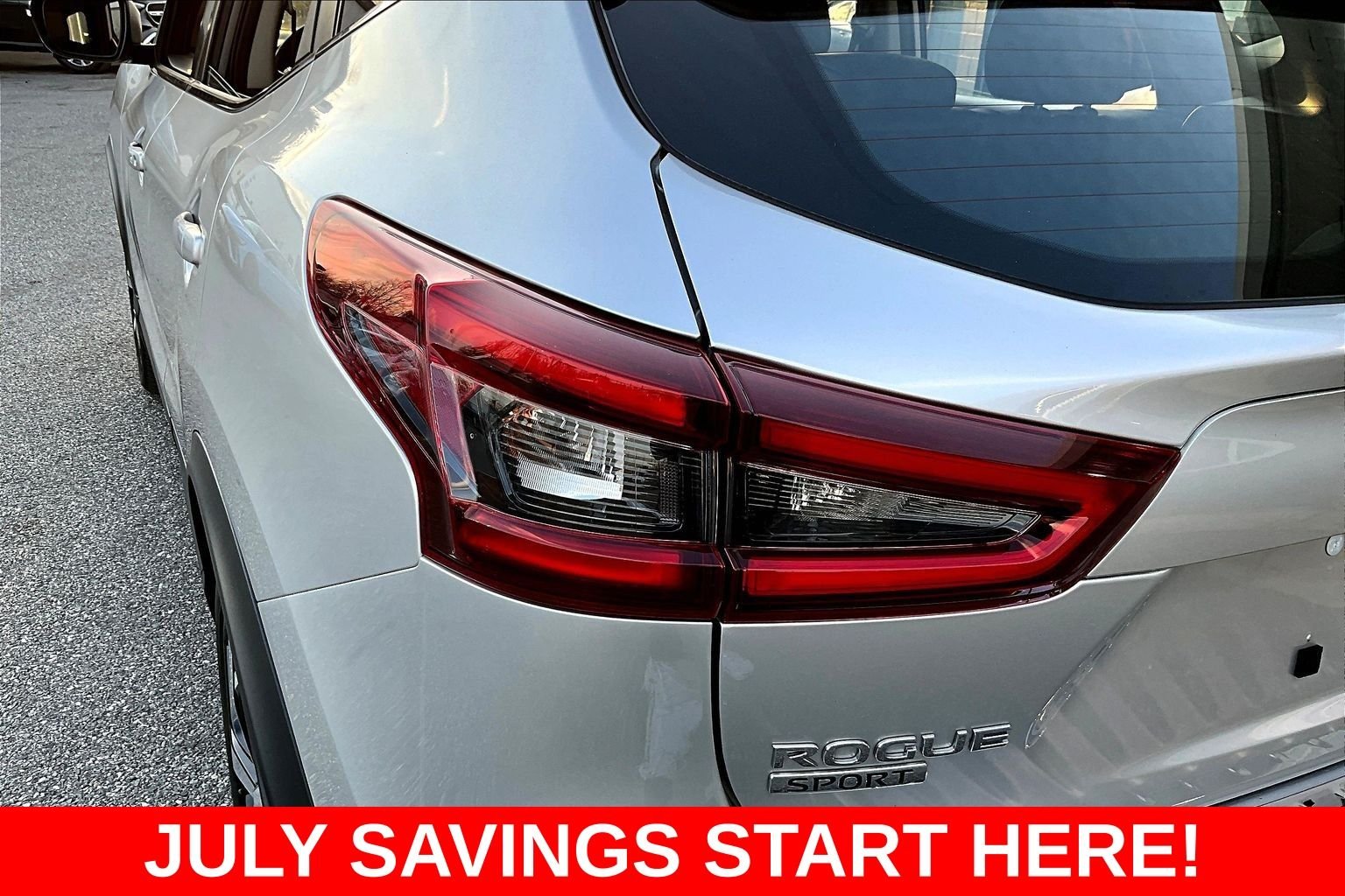 Used 2022 Silver Nissan SL image 30
