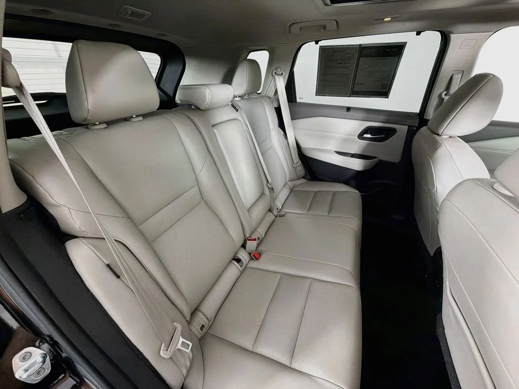 Used 2023 Super Black Nissan SV image 27
