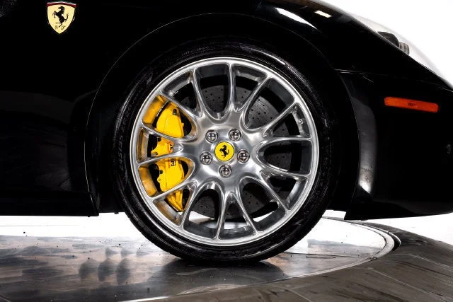 Used 2010 Nero Ferrari  image 22