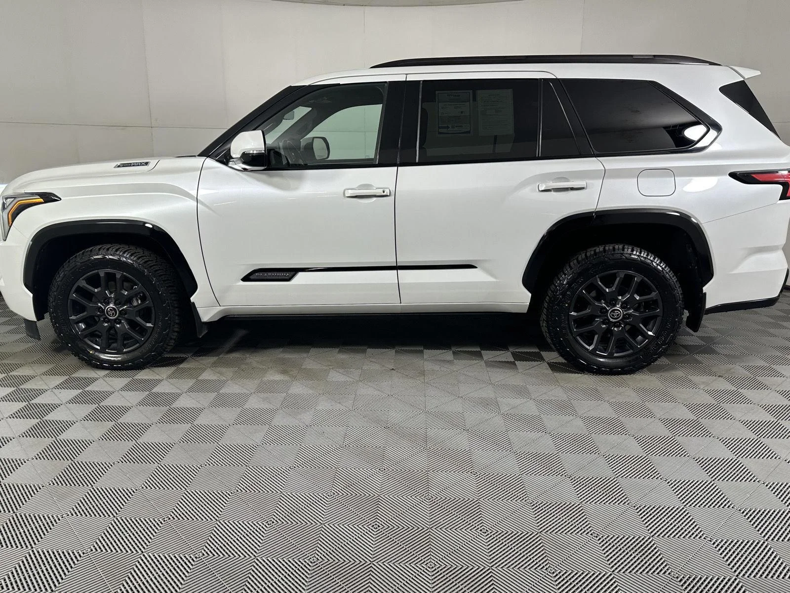 Used 2023 Wind Chill Pearl Toyota Platinum image 19