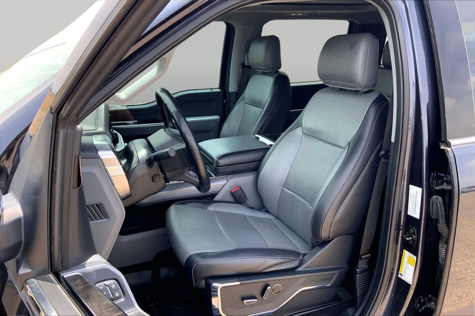 Used 2021 Smoked Quartz Metallic Tinted Clearcoat Ford LARIAT image 8