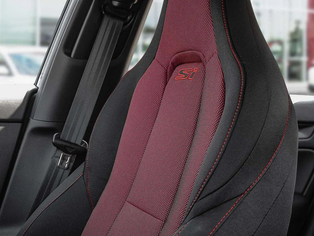 New 2026 Crystal Black Pearl Honda Si Shift into something special. image 20