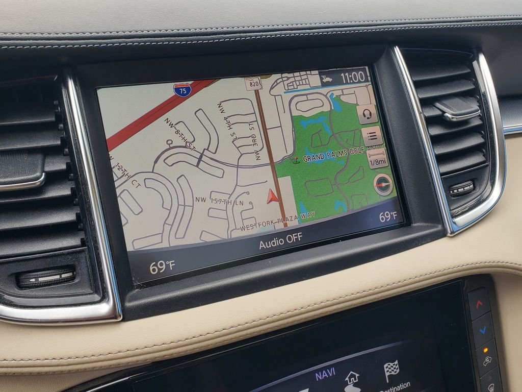 Used 2019 White INFINITI ESSENTIAL image 29