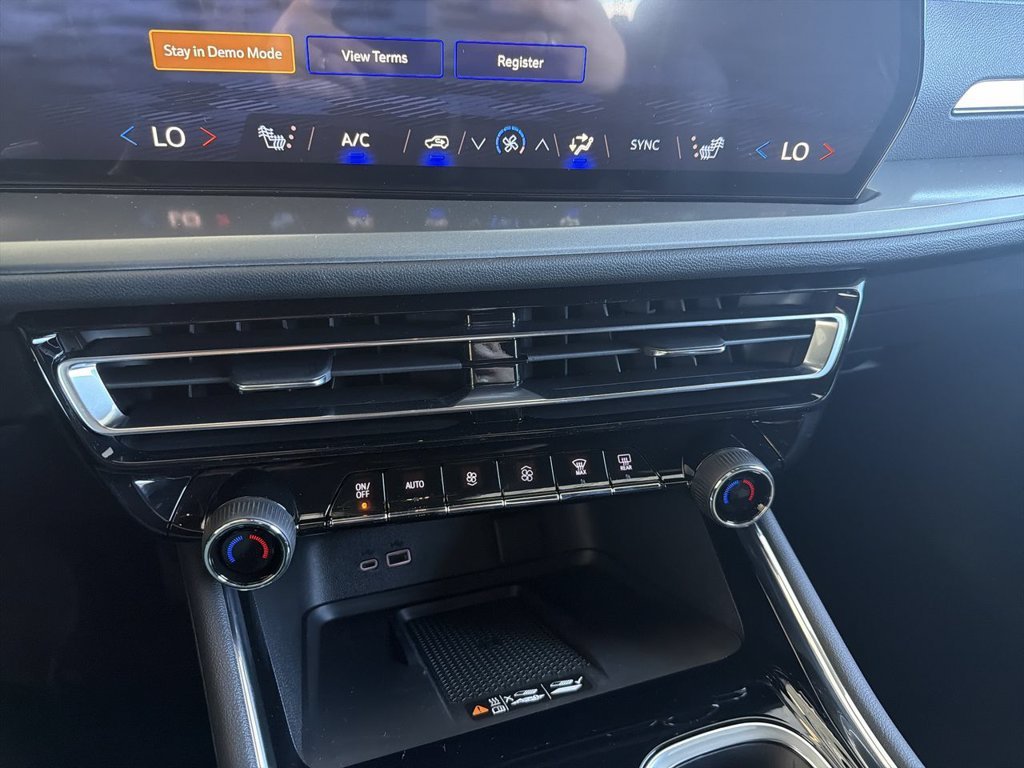 2027 Chevrolet Traverse LT - Photo 19
