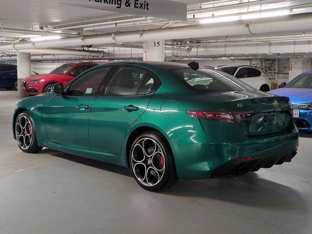 New 2026 Verde (Green) Fangio MetallicExterior Paint Alfa Romeo  image 5