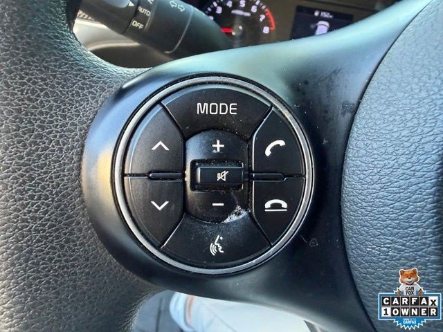 Used 2022 Snow White Pearl Kia LX image 10