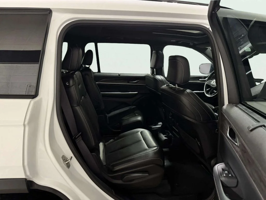 Used 2024 Bright White Clearcoat Jeep Limited image 28