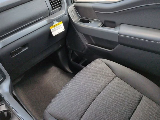 New 2026 Agate Black Metallic Ford XLT image 17