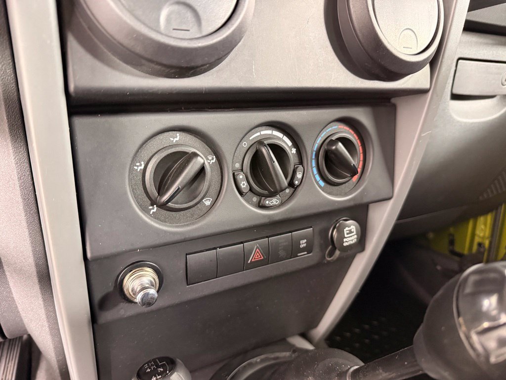 Used 2007 Green Jeep Sahara image 26