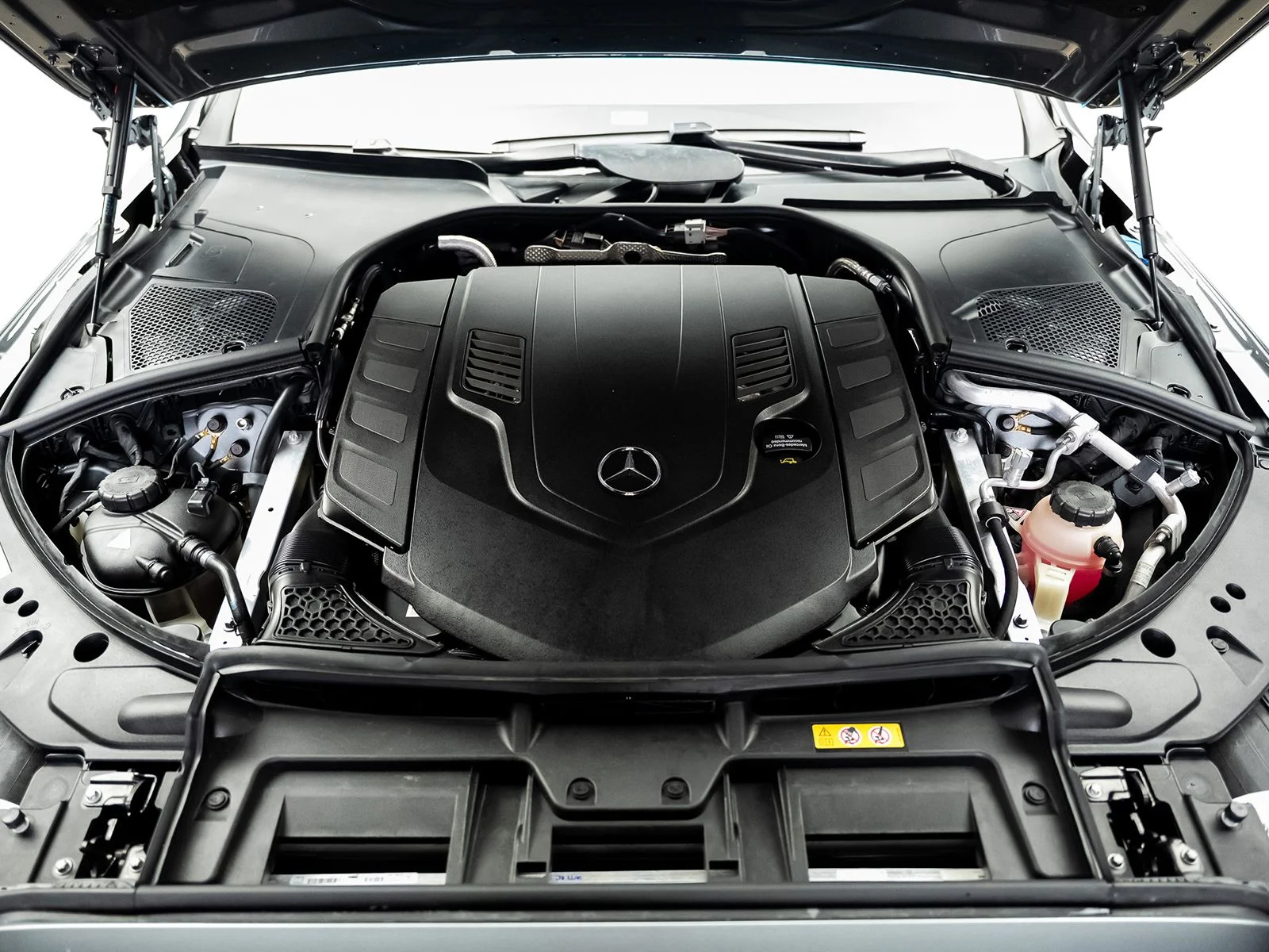 Used 2024 Silver Mercedes-Benz Maybach S 580 image 63