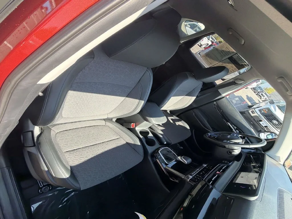 Used 2026 Orange Kia S image 30
