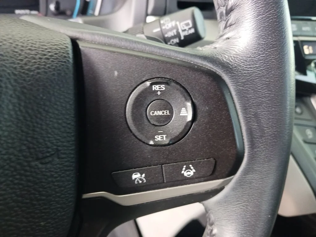 Used 2021 Blue Honda EX-L image 33