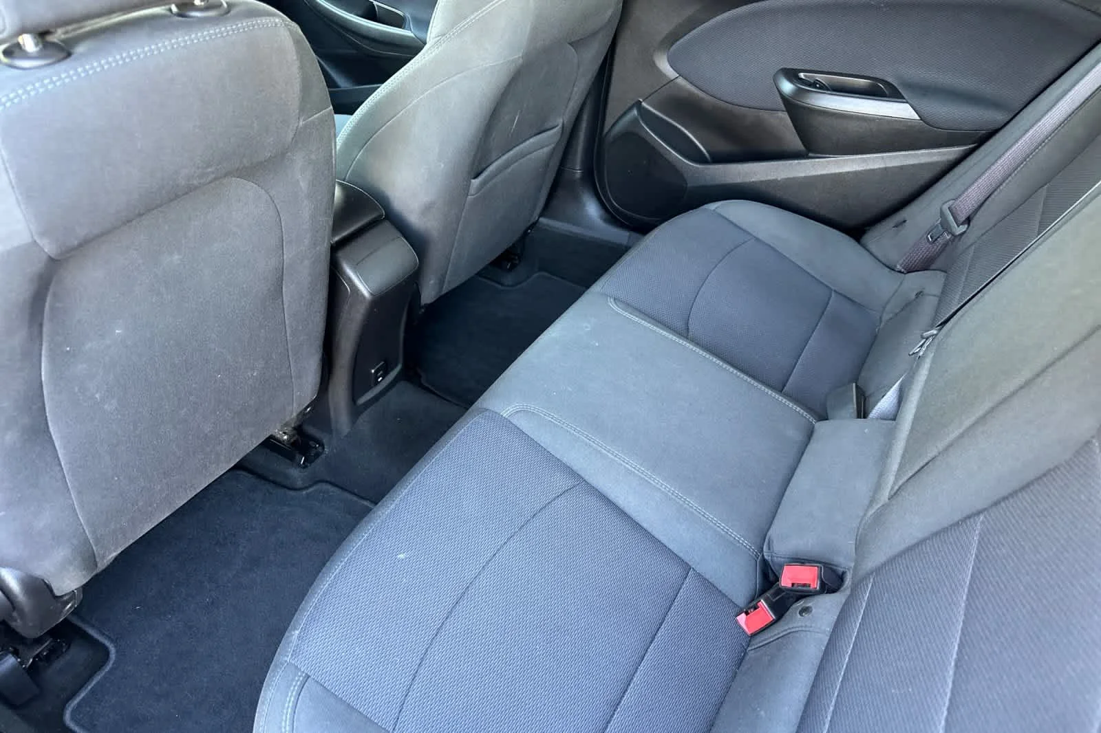 Used 2017 Kinetic Blue Metallic Chevrolet LT image 4