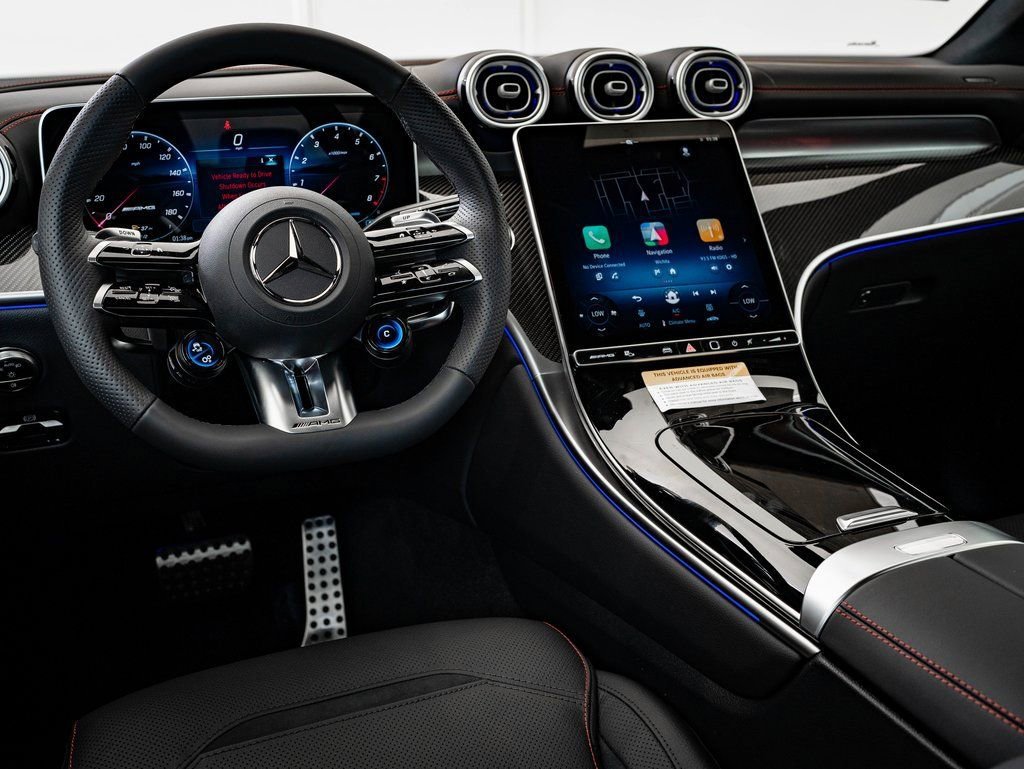 New 2026 MANUFAKTUR Moonlight White Metallic Mercedes-Benz GLC 43 AMG® image 4