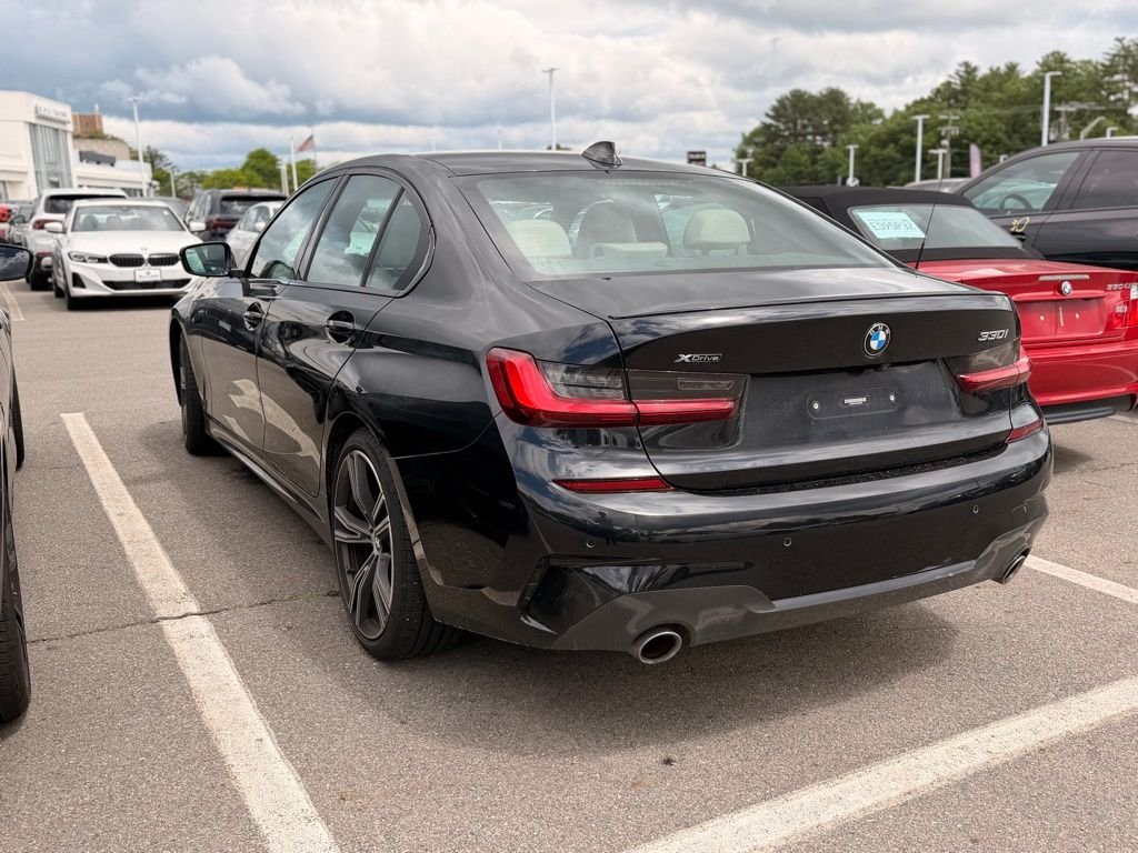 Used 2022 Black Sapphire Metallic BMW 330i xDrive image 3
