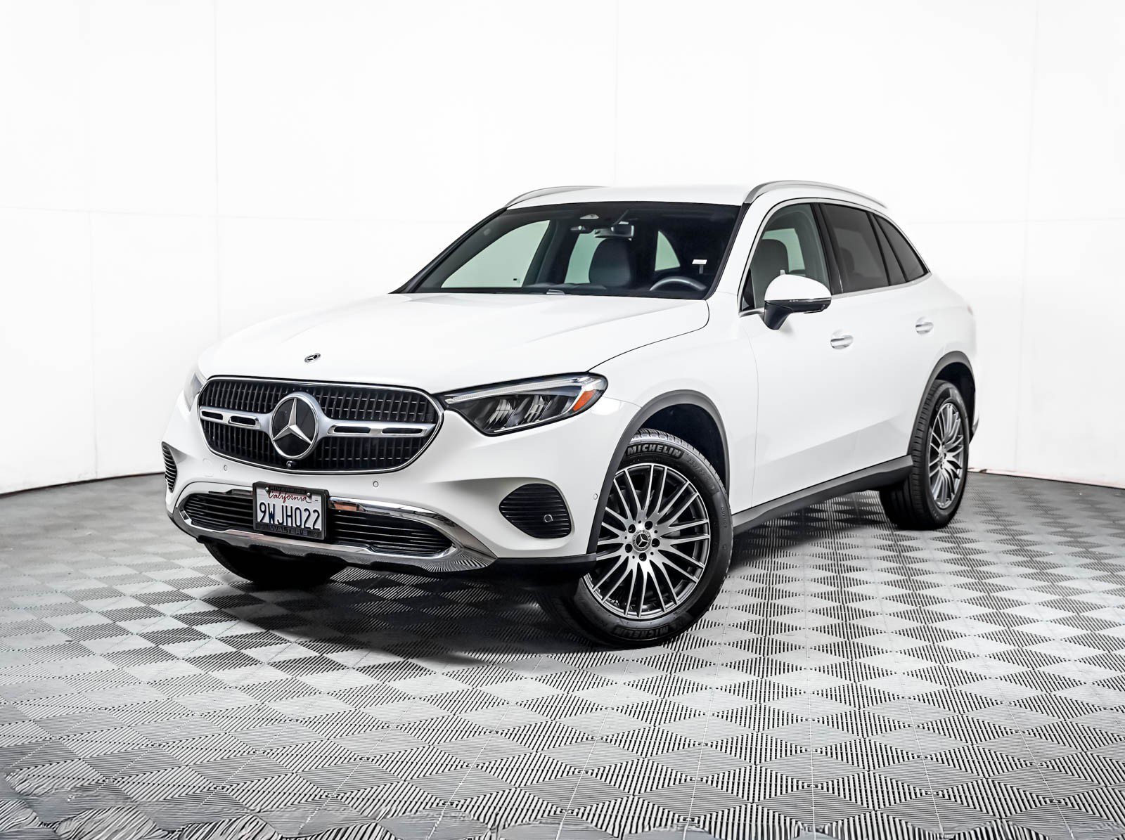 2026 Mercedes-Benz GLC GLC 300's photo