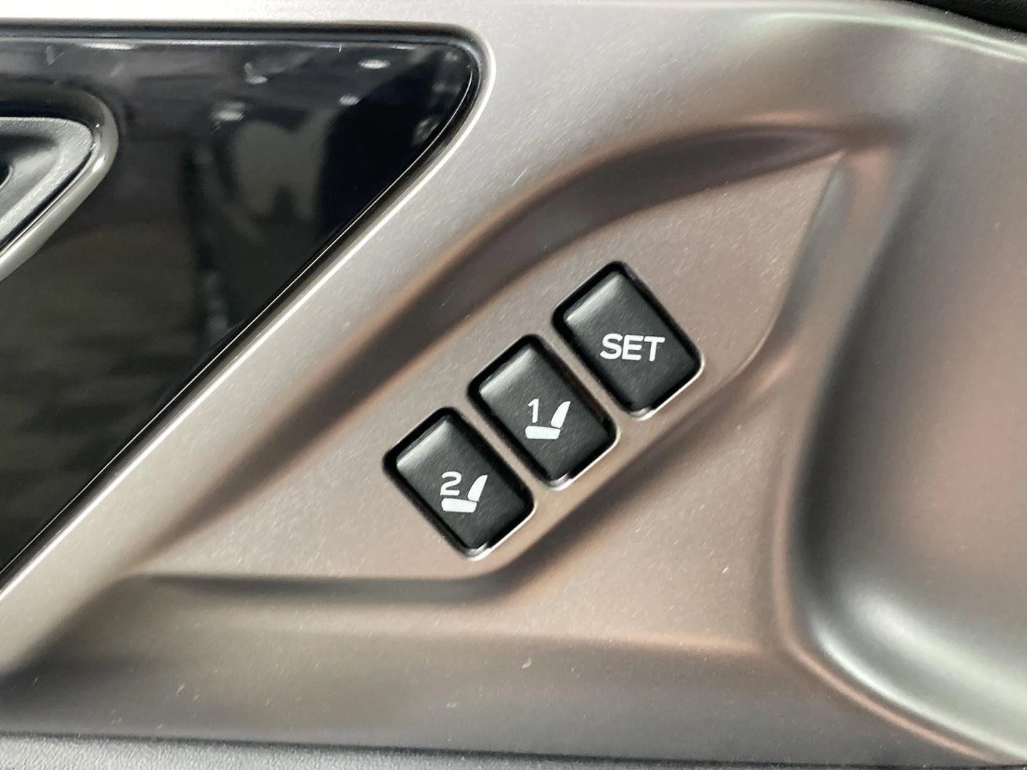 Used 2022 Magnetite Gray Metallic Subaru Limited image 22