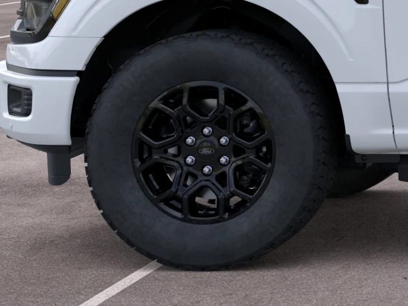 New 2026 Oxford White Ford XLT image 19