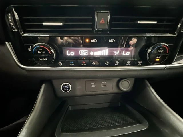 Used 2023 Gray Nissan SL image 18