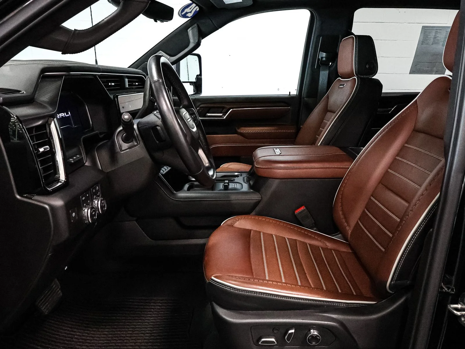Certified Used 2024  GMC Denali Ultimate image 23