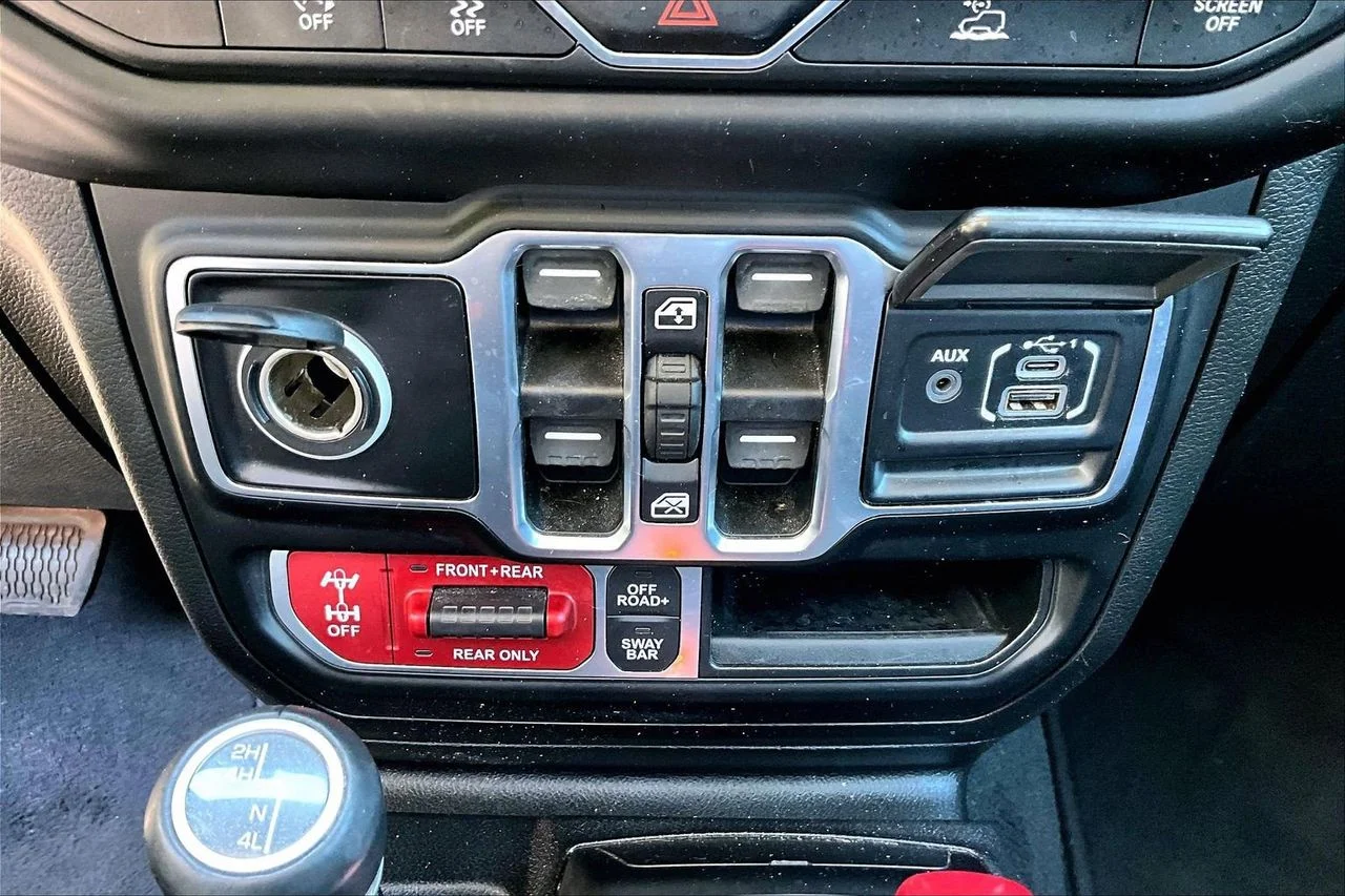 Certified Used 2020 Green Jeep Rubicon image 17