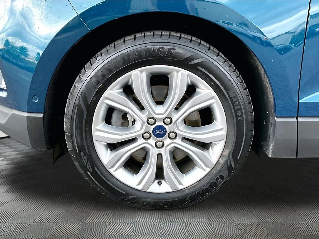 Used 2020 Green Metallic Ford Titanium image 7
