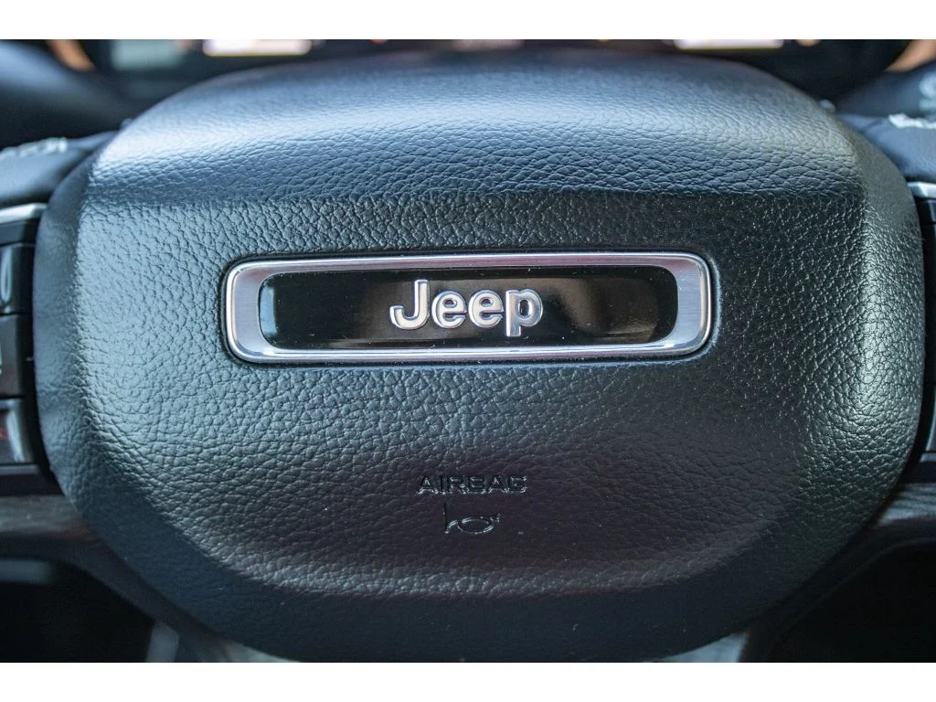 Used 2024 Baltic Gray Metallic Clearcoat Jeep Laredo X image 39