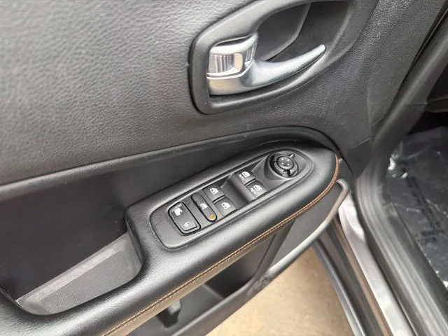 Used 2020 Gray Jeep Limited image 18