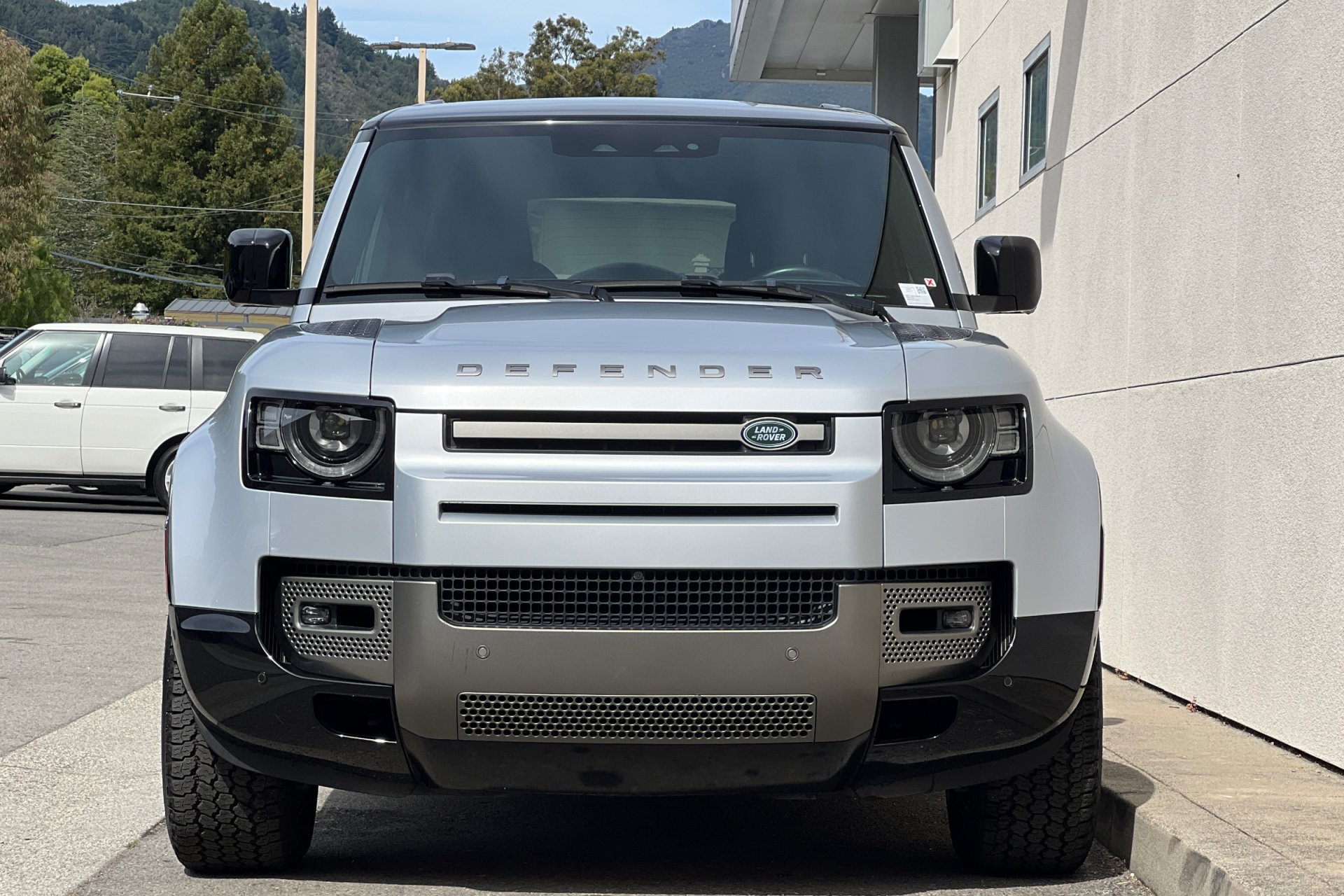 Used 2021 Hakuba Silver Metallic Land Rover X-Dynamic HSE image 10