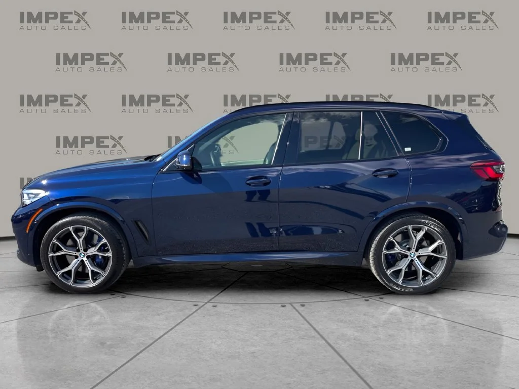 Used 2020 Blue BMW sDrive40i image 2