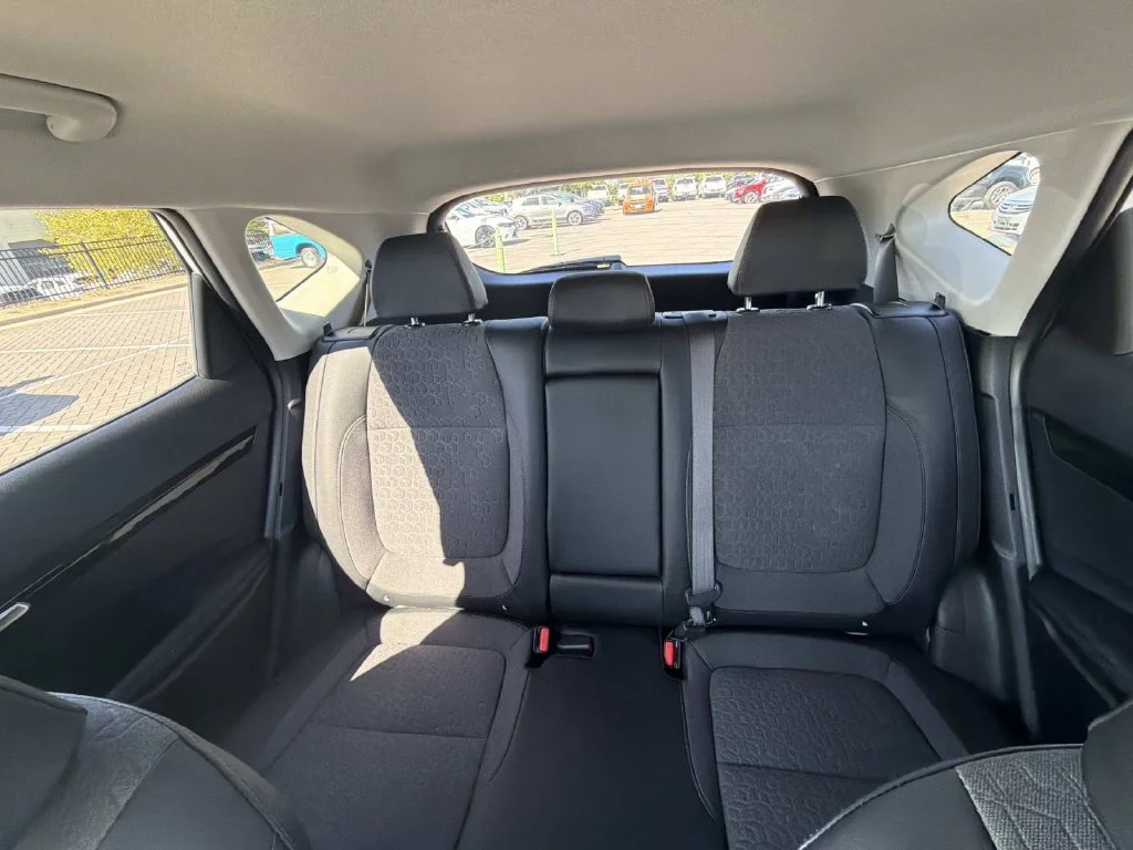 Used 2026 White Kia S image 25