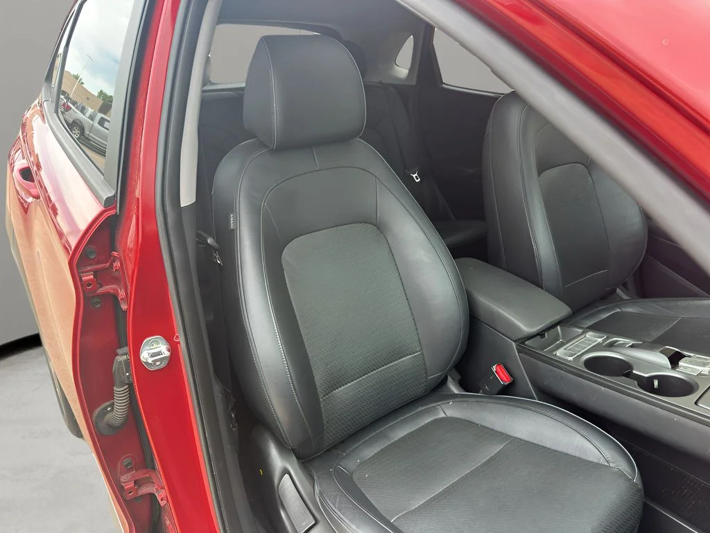 Used 2021 Pulse Red Hyundai Limited image 18