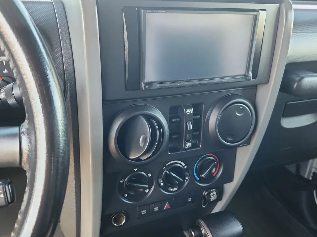 Used 2007 Silver Jeep Unlimited Rubicon image 20