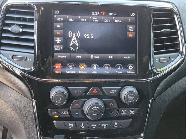 Used 2021 White Jeep Laredo X image 21