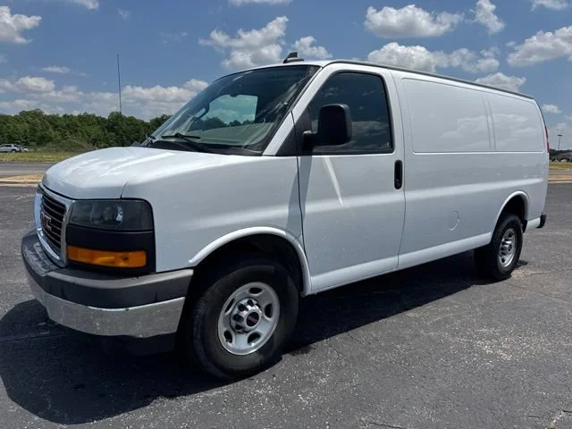 2022 GMC Savana 2500's photo