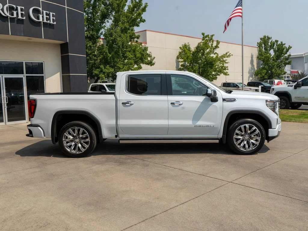 2026 GMC Sierra 1500 Denali - Photo 8