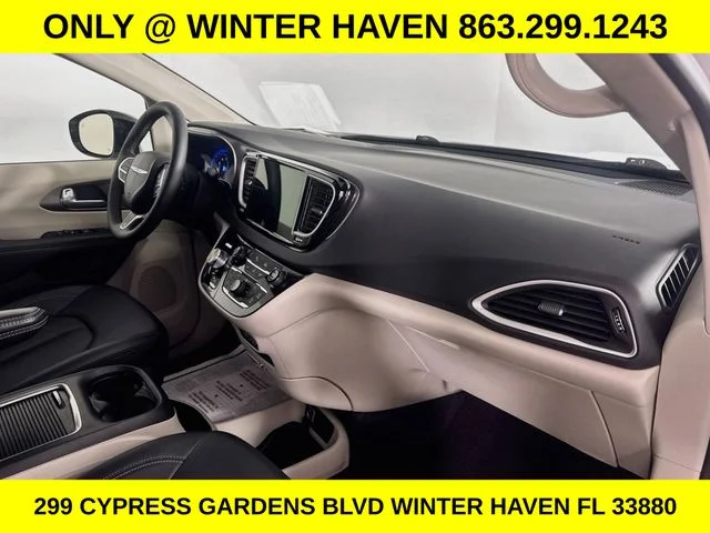 Used 2024 White Chrysler Touring L image 29
