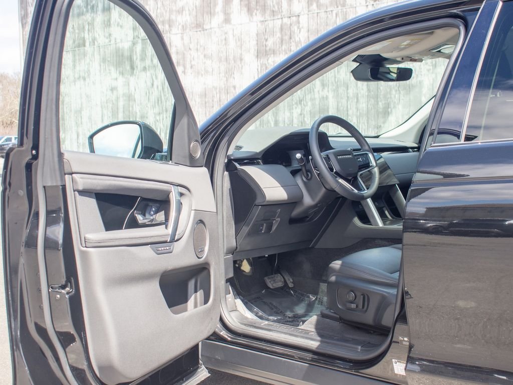 Used 2025 Black Land Rover S image 11