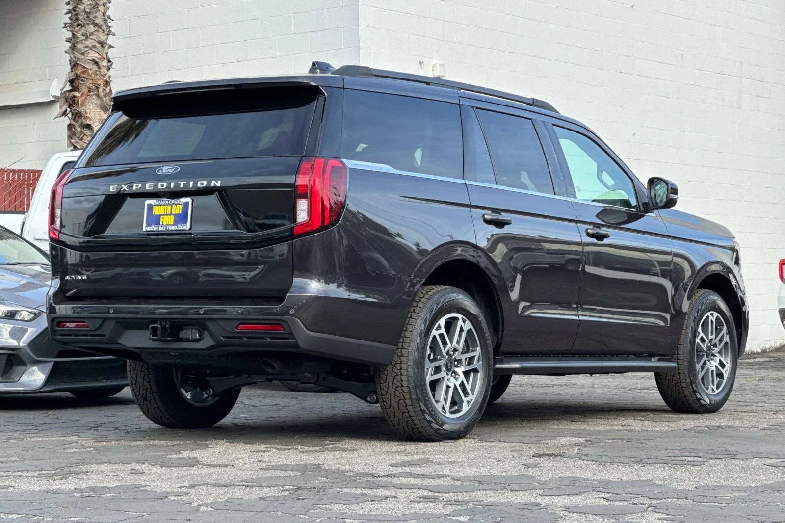 New 2026 Dark Matter Gray Metallic Ford Active image 3