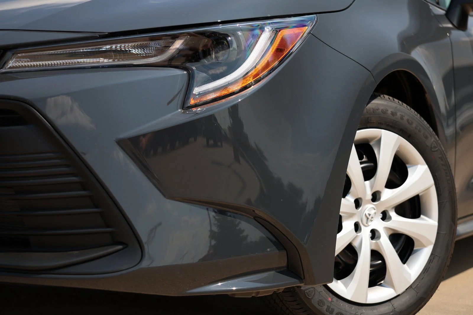 2026 Toyota Corolla LE - Photo 11