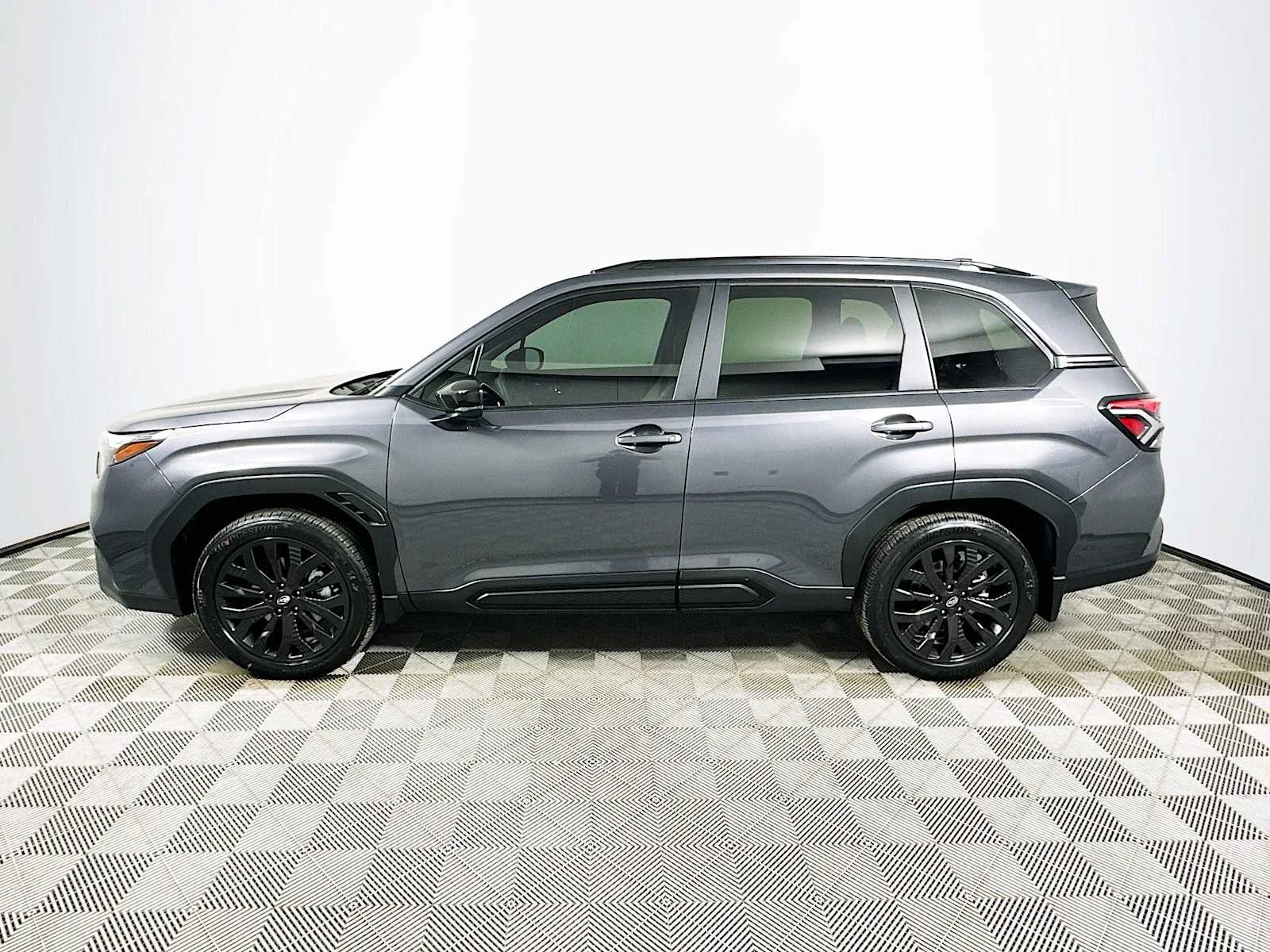 New 2026 MAGNETITE GRAY METALLIC Subaru Sport Onyx Edition image 4