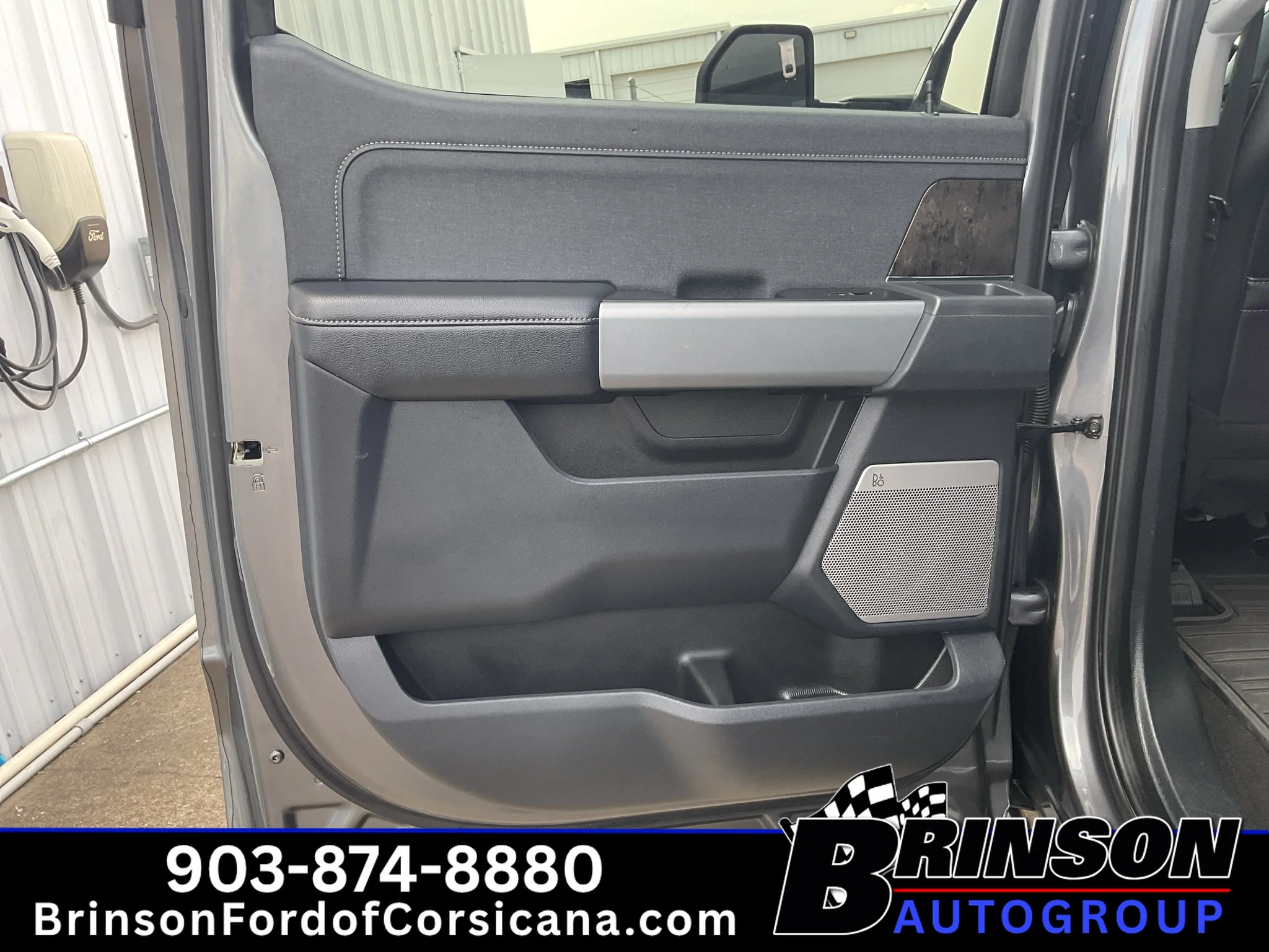 Used 2024 Carbonized Gray Metallic Ford LARIAT image 15