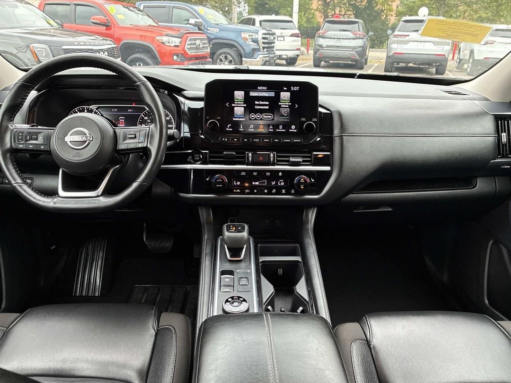Used 2025 Gray Nissan SL image 19