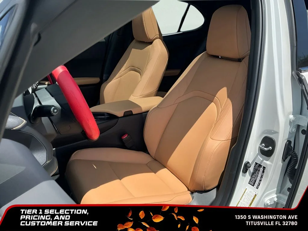 Used 2025 White Lexus 300h Premium image 27