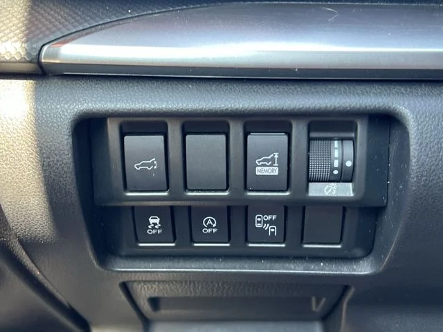 Used 2020 Silver Subaru Sport image 29