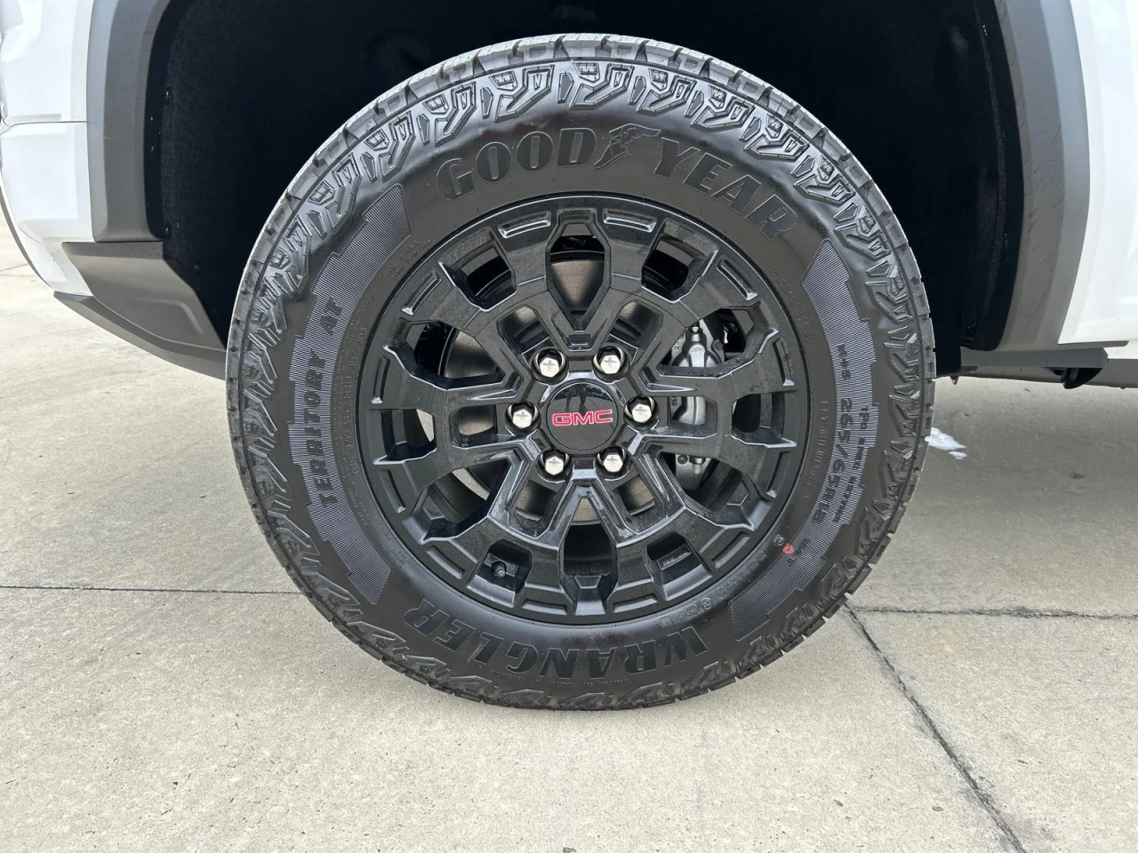 New 2026 Summit White GMC Elevation image 9
