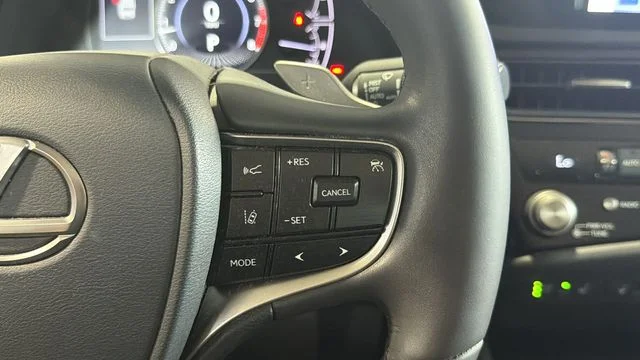 Used 2023 White Lexus 350 Luxury image 22